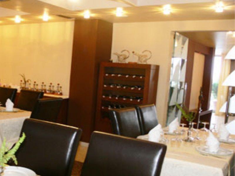 Ambasador Hotel Vlore Ngoại thất bức ảnh