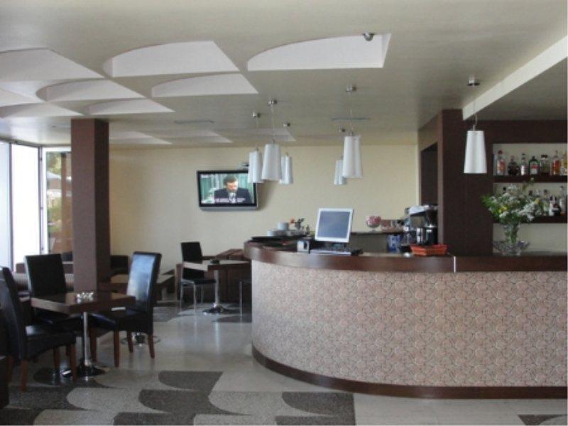Ambasador Hotel Vlore Ngoại thất bức ảnh