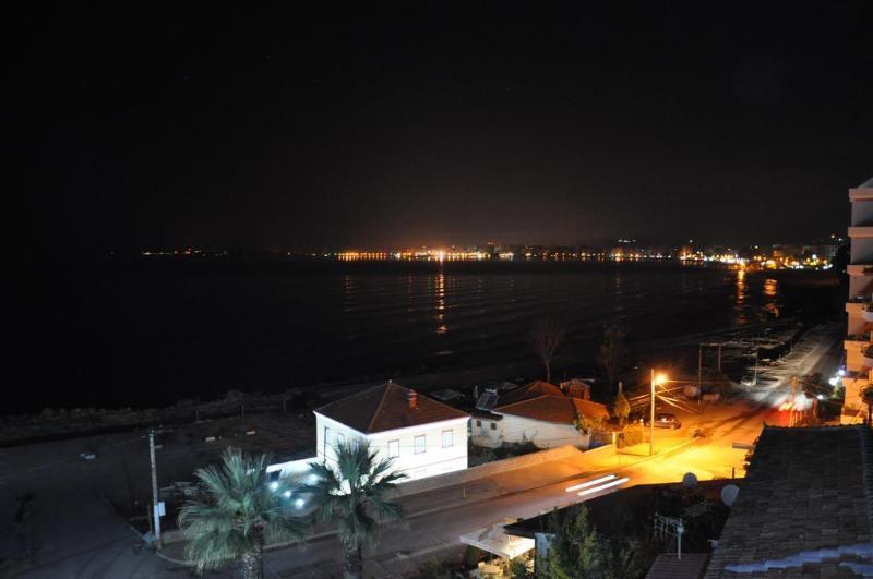 Ambasador Hotel Vlore Ngoại thất bức ảnh