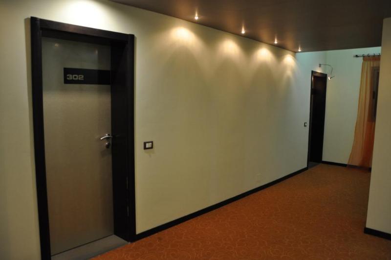 Ambasador Hotel Vlore Ngoại thất bức ảnh