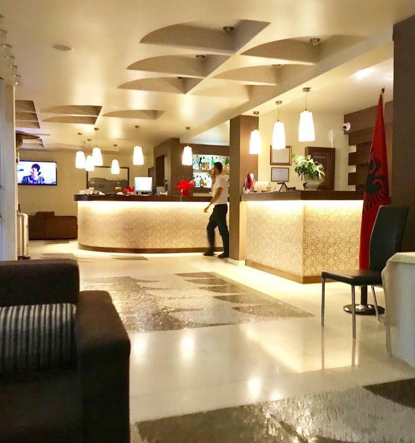Ambasador Hotel Vlore Ngoại thất bức ảnh
