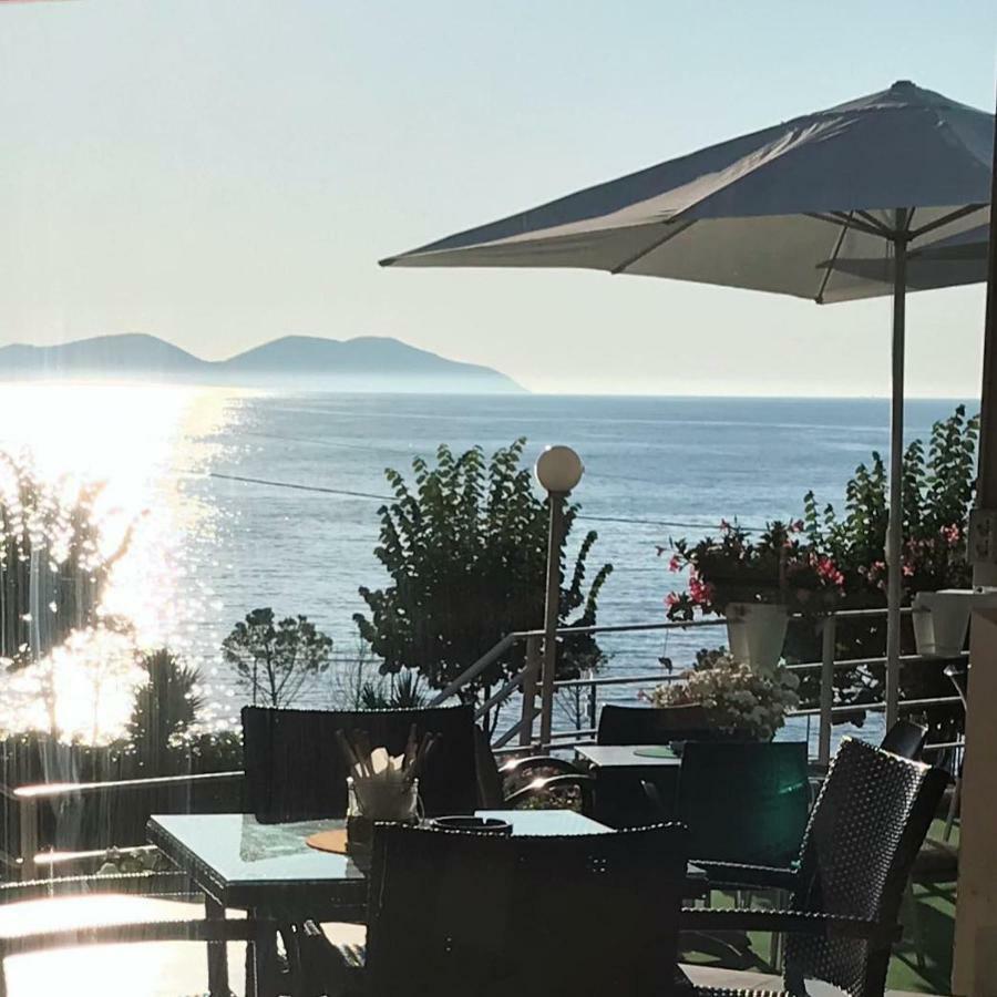 Ambasador Hotel Vlore Ngoại thất bức ảnh