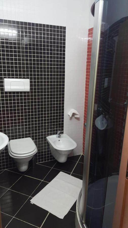 Ambasador Hotel Vlore Phòng bức ảnh